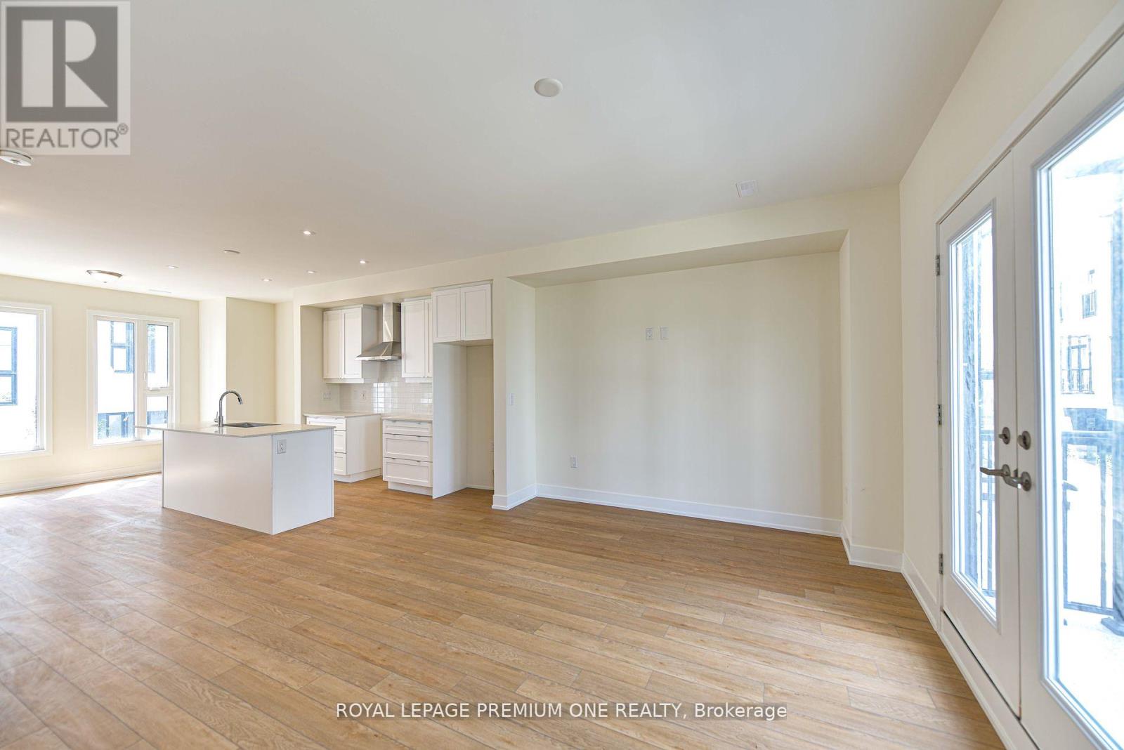 Photo 6 of 12 Mariners Pier Way, Orillia ON