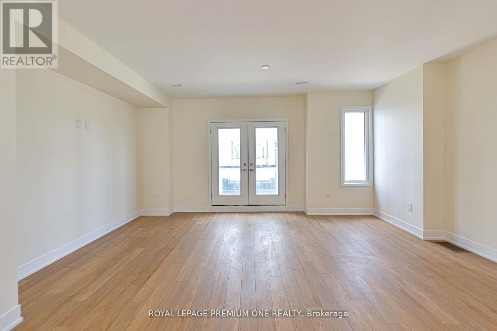 Photo 11 of 12 Mariners Pier Way, Orillia ON
