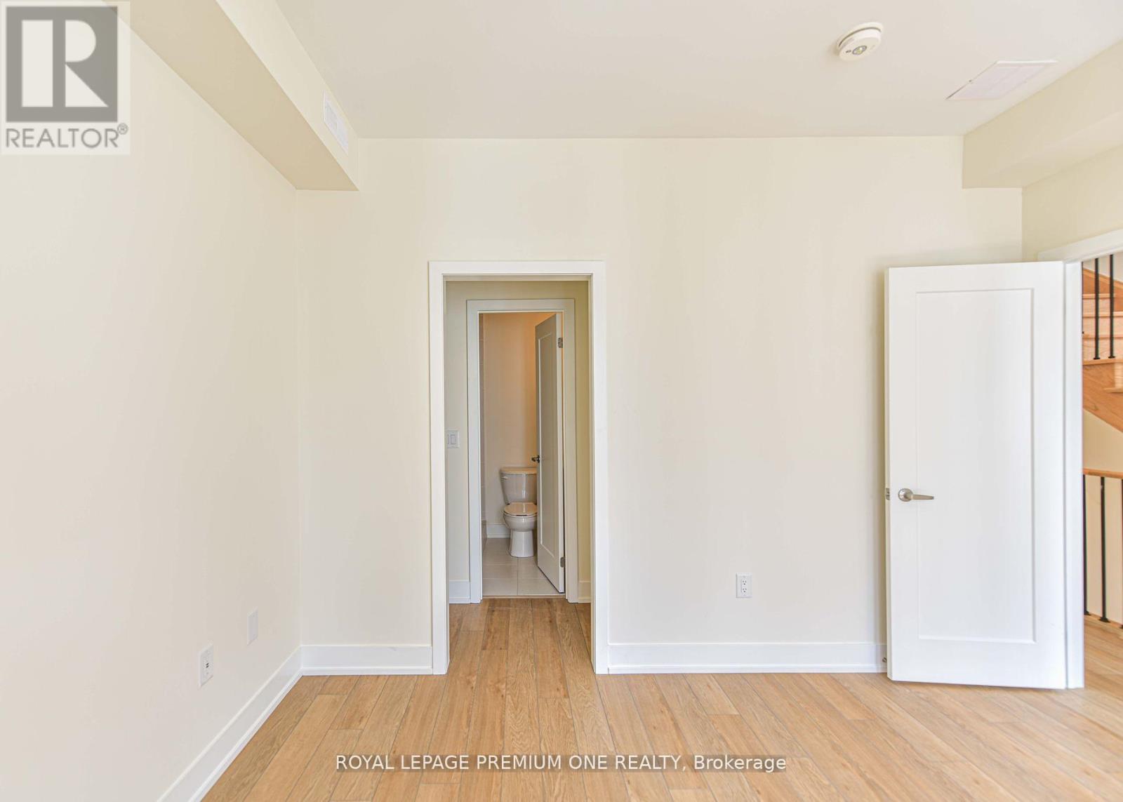 Photo 30 of 12 Mariners Pier Way, Orillia ON