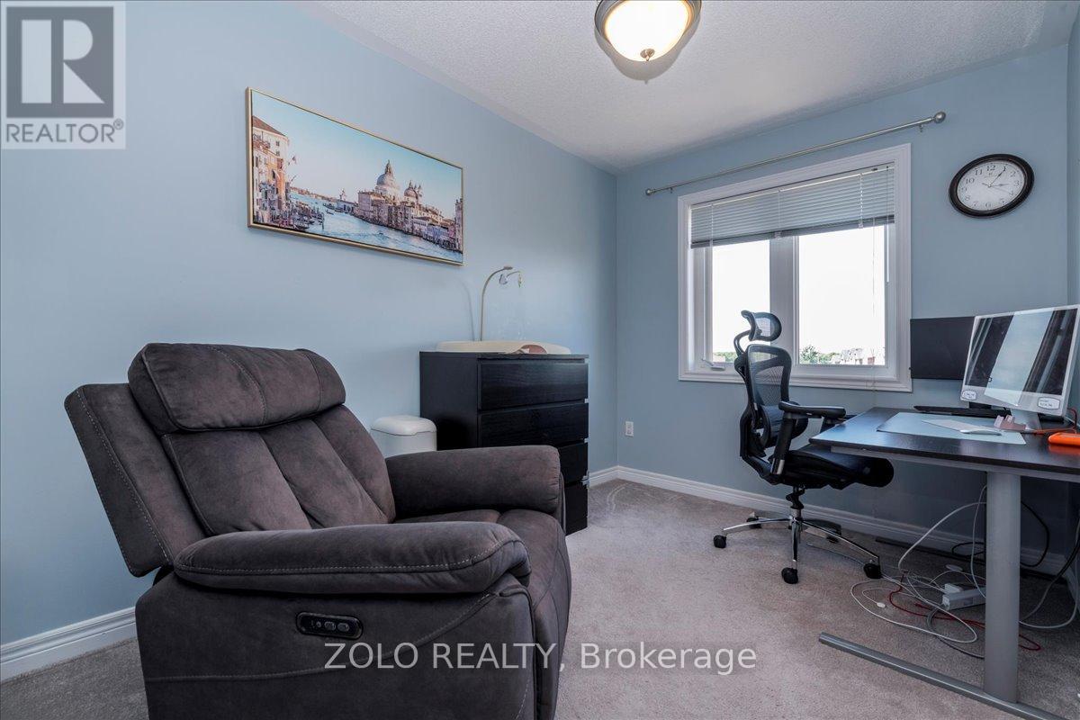 Photo 15 of 92 Pearcey Crescent, Barrie ON