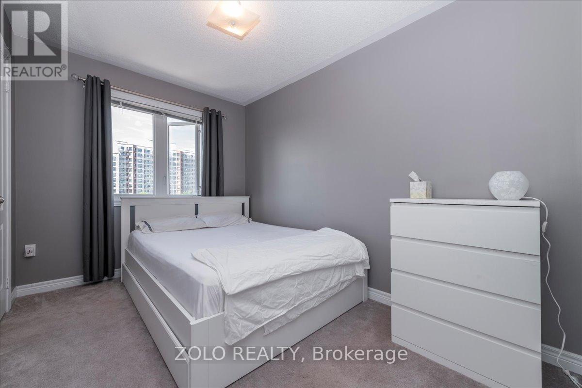 Photo 14 of 92 Pearcey Crescent, Barrie ON