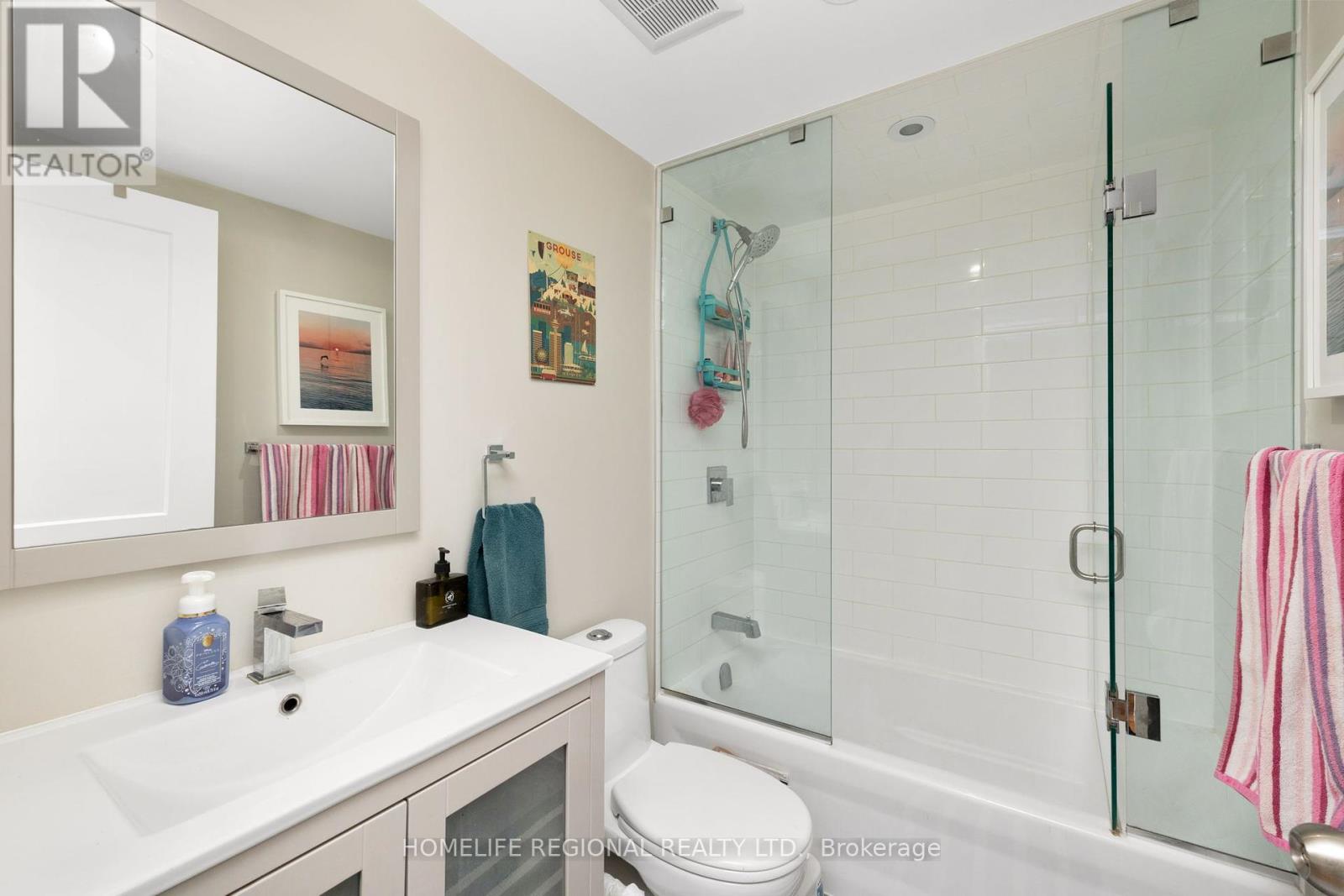 Photo 2 of 204 Roxton Road, Toronto ON