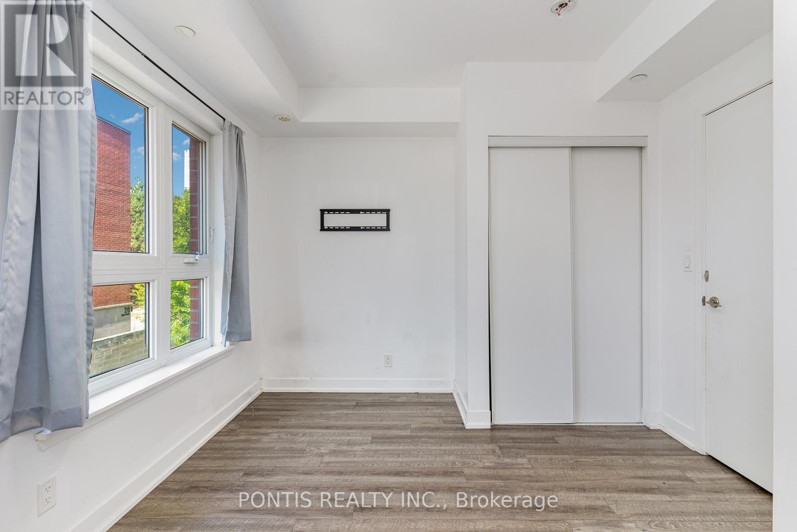 Photo 8 of 330 2100 Bridletowne Circle, Toronto ON