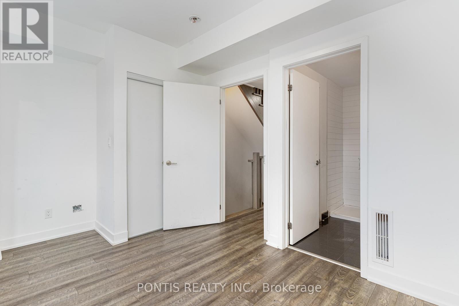 Photo 4 of 330 2100 Bridletowne Circle, Toronto ON