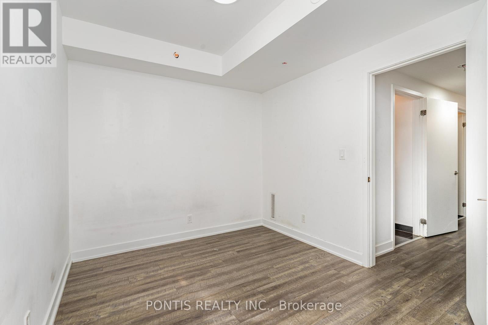 Photo 3 of 330 2100 Bridletowne Circle, Toronto ON