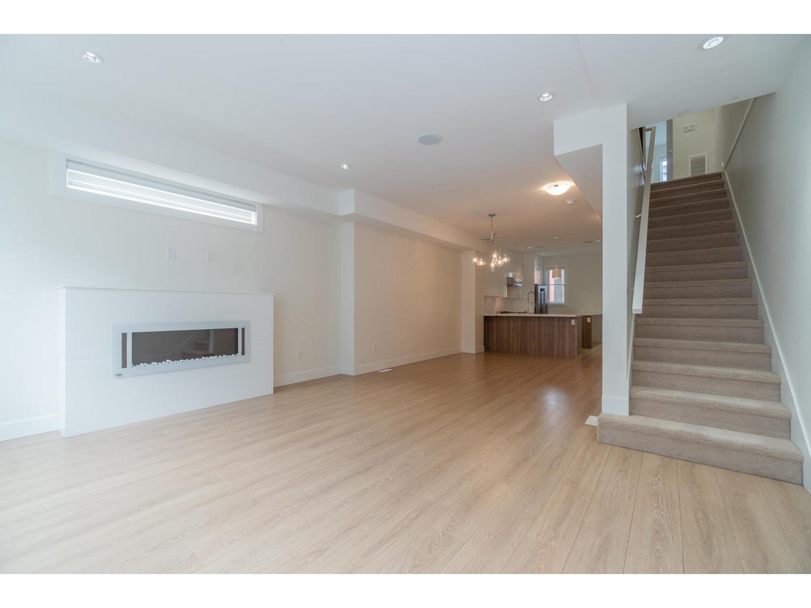 Photo 5 of 6 1670 160 Street, Surrey BC