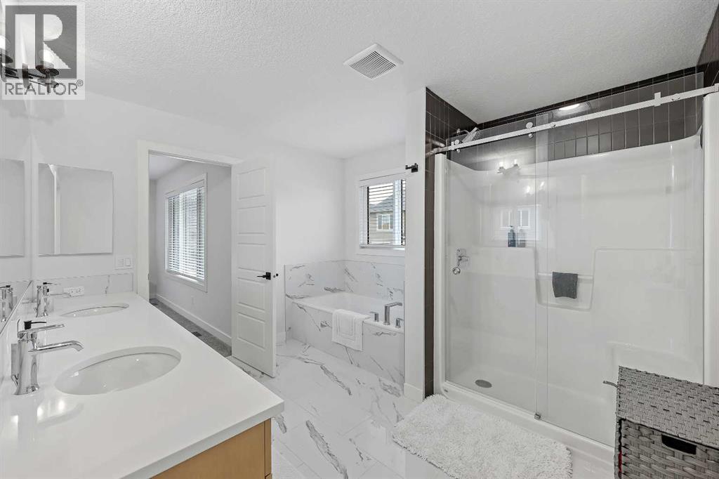 Photo 30 of 931 Langholm Drive Se, Airdrie AB