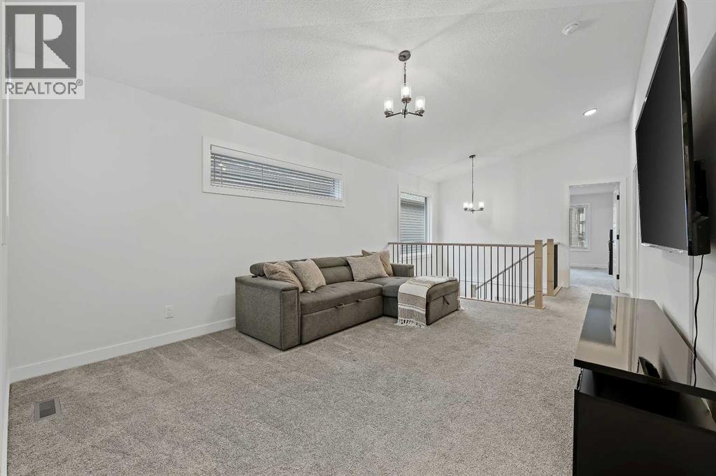 Photo 24 of 931 Langholm Drive Se, Airdrie AB