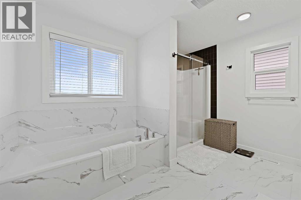 Photo 29 of 931 Langholm Drive Se, Airdrie AB