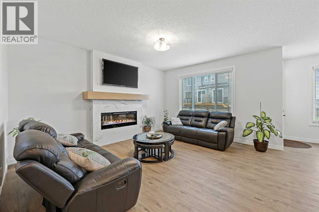Photo 6 of 931 Langholm Drive Se, Airdrie AB