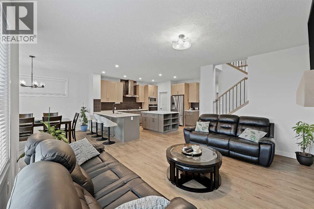 Photo 7 of 931 Langholm Drive Se, Airdrie AB