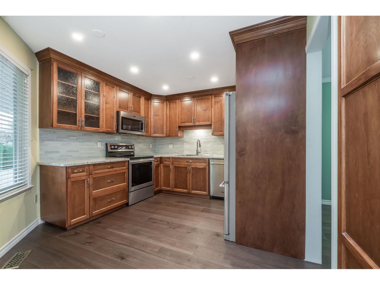 Photo 14 of 4 2989 Trafalgar Street, Abbotsford BC