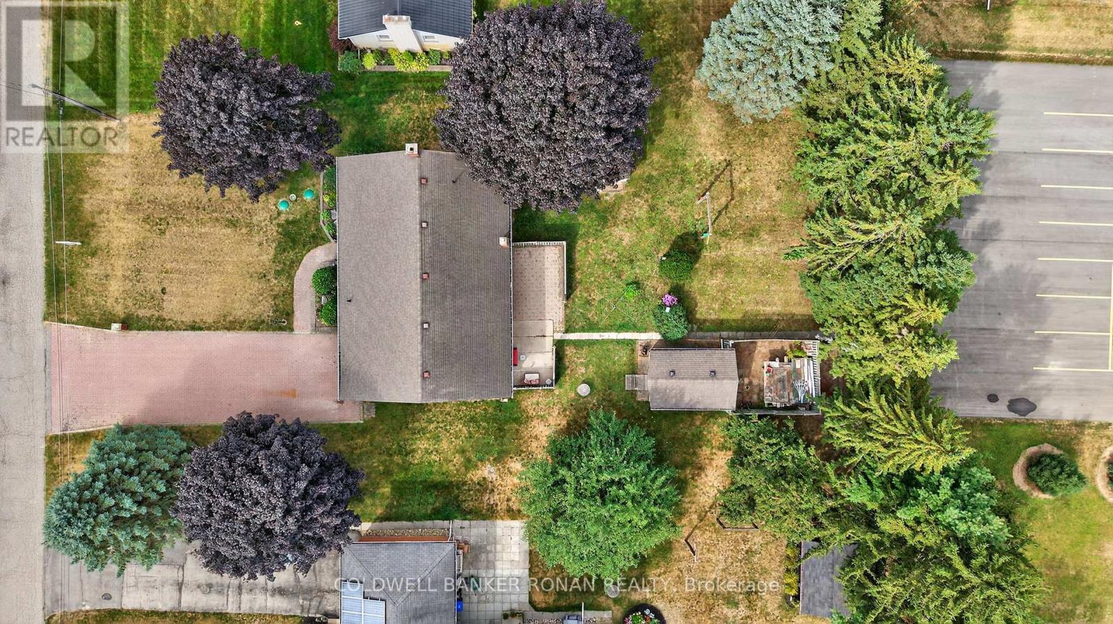 Photo 40 of 8 Douglas Drive, New Tecumseth ON