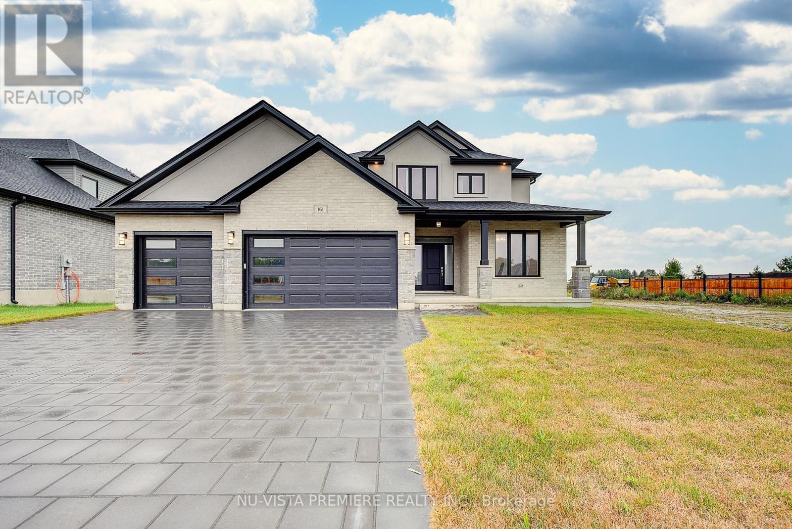 Single Family House for Sale in  MCLEOD STREET North Middlesex (Parkhill) 