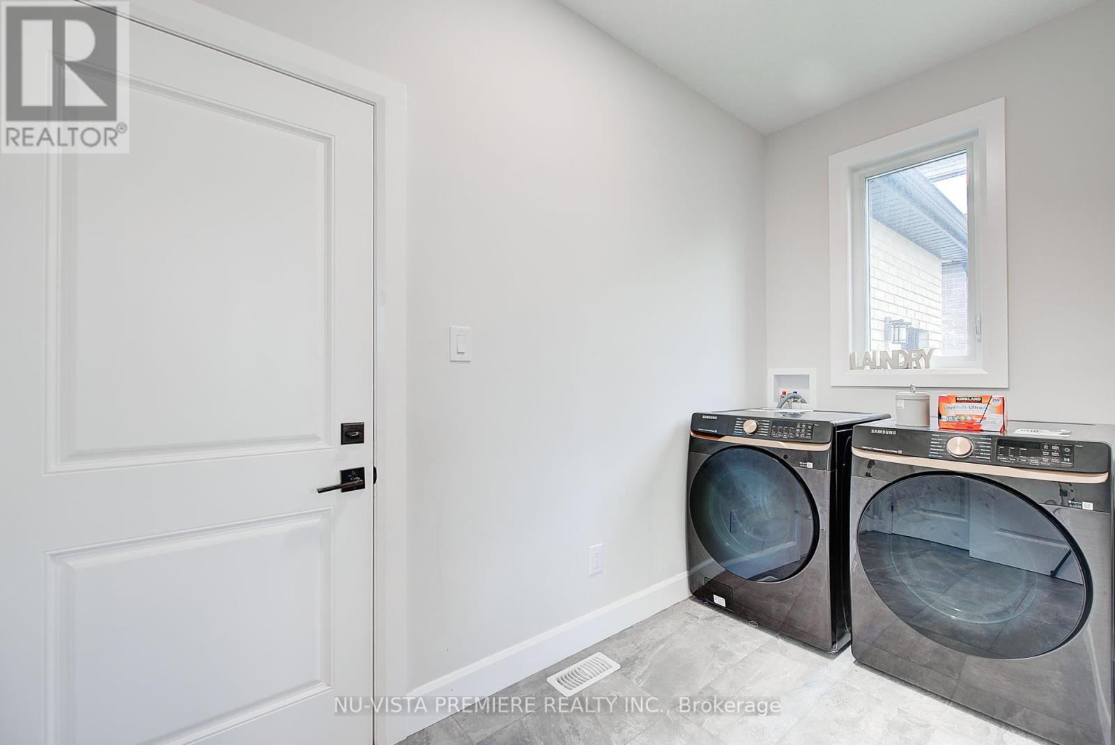 Single Family House for Sale in  MCLEOD STREET North Middlesex (Parkhill) 