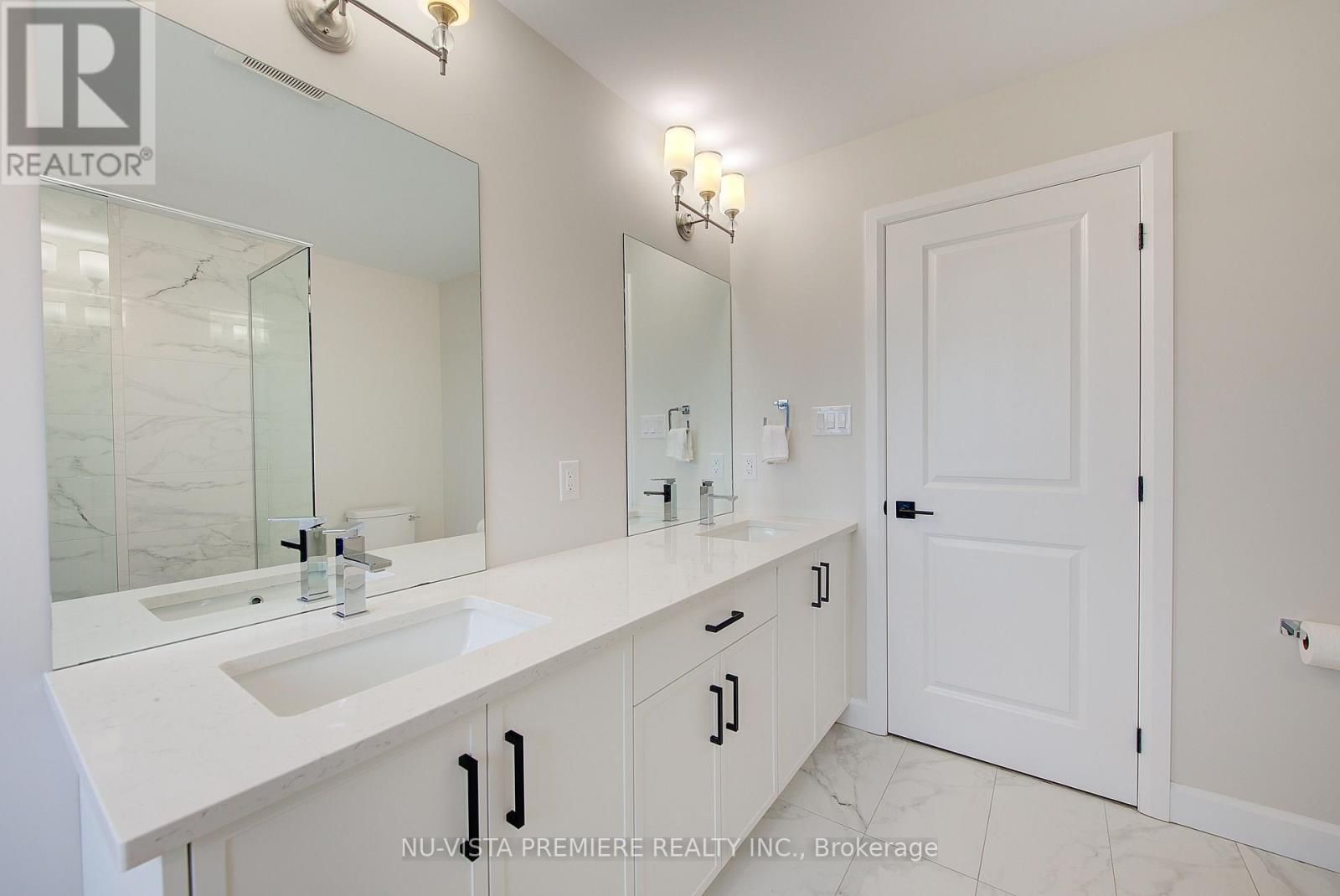 Single Family House for Sale in  MCLEOD STREET North Middlesex (Parkhill) 