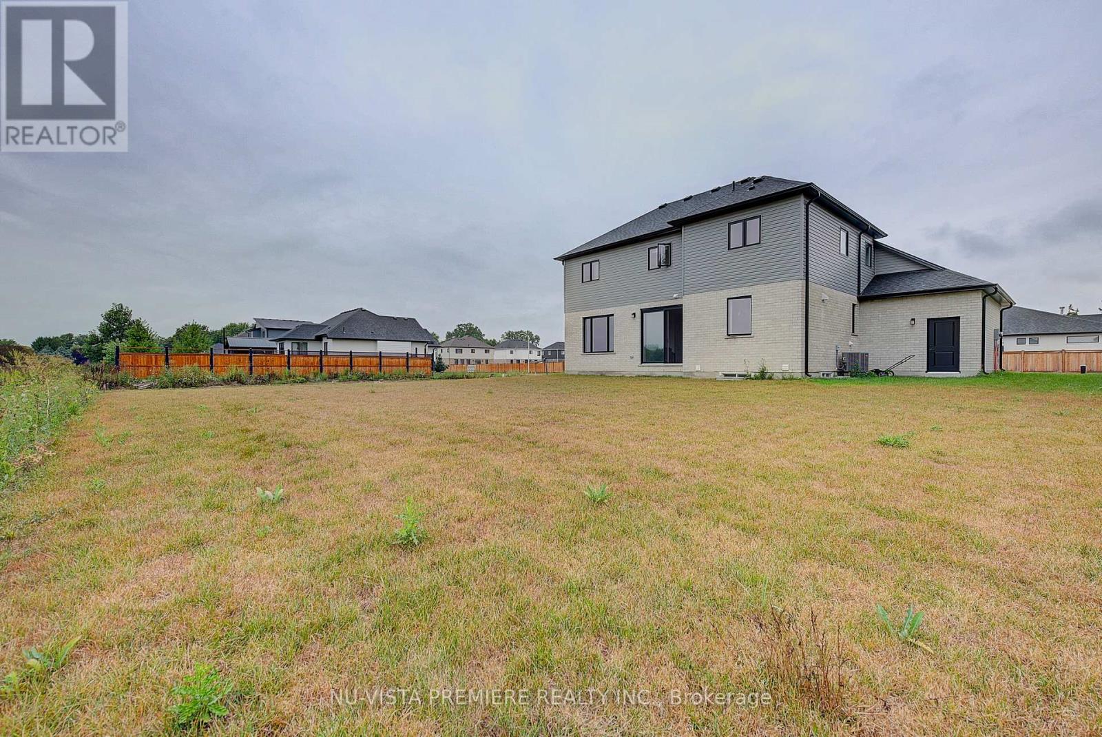 Single Family House for Sale in  MCLEOD STREET North Middlesex (Parkhill) 