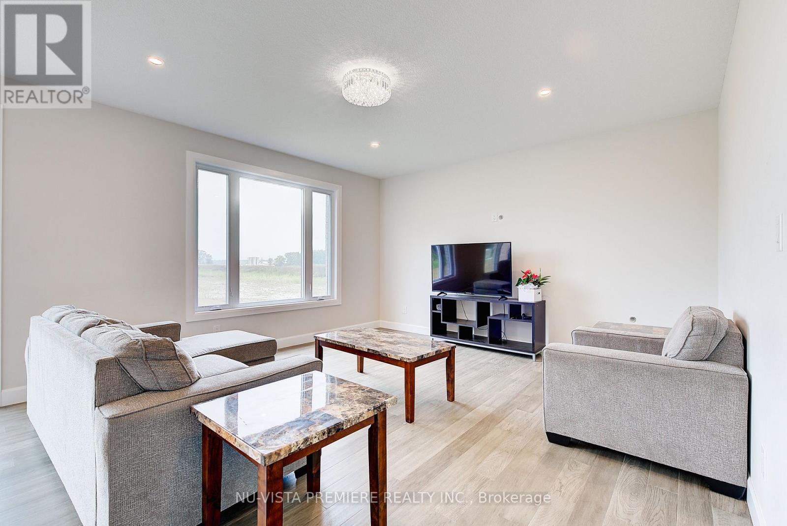 Single Family House for Sale in  MCLEOD STREET North Middlesex (Parkhill) 