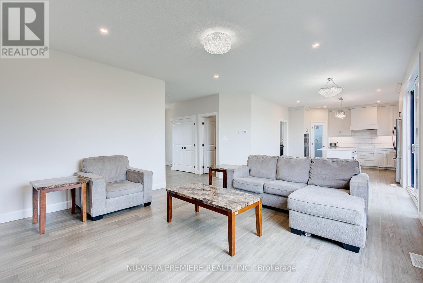 Single Family House for Sale in  MCLEOD STREET North Middlesex (Parkhill) 