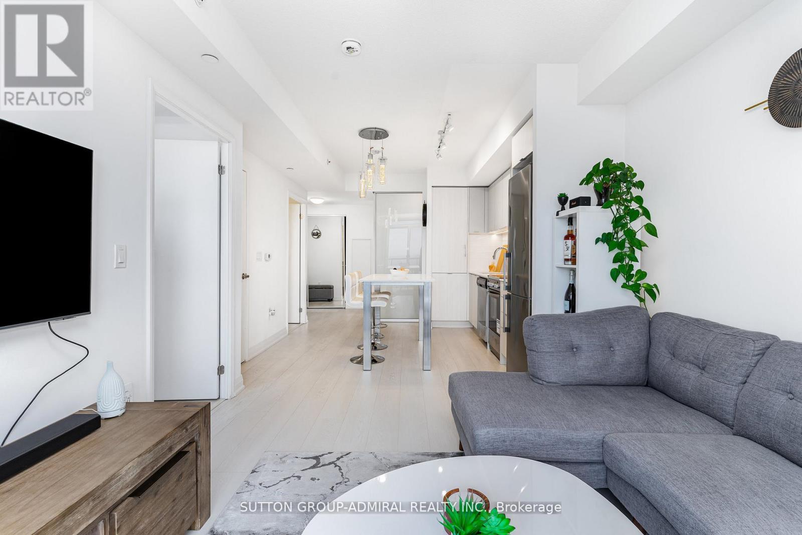 Photo 5 of 2701 30 Gibbs Road, Toronto ON