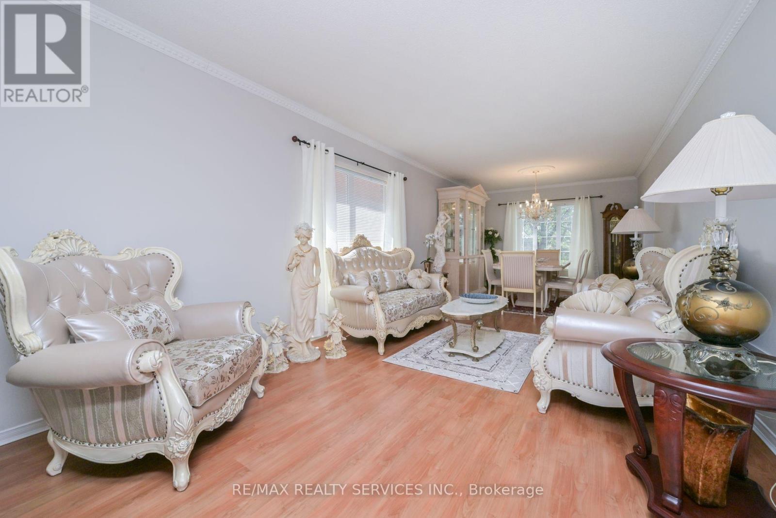 Photo 6 of 48 Albright Road, Brampton ON