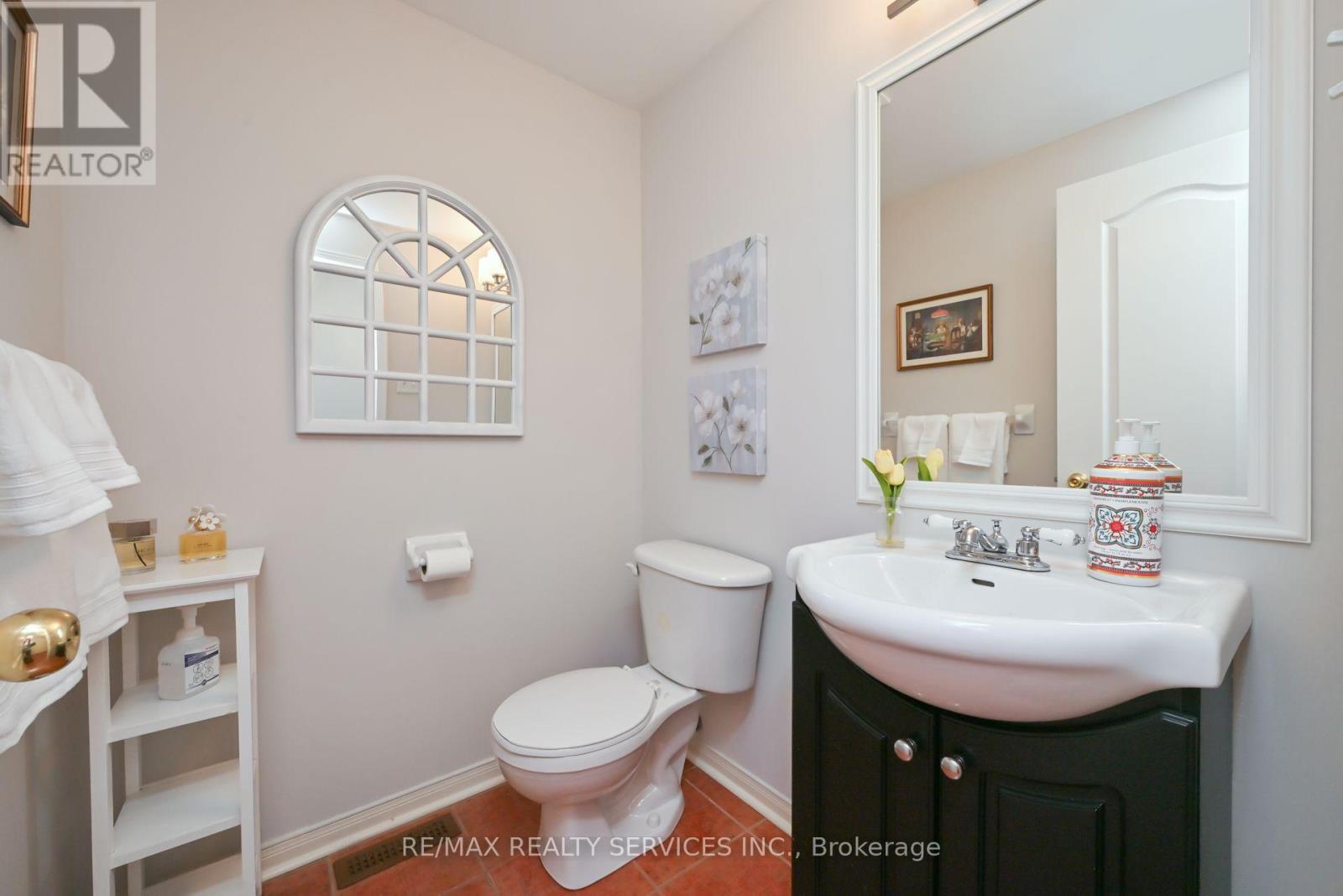 Photo 17 of 48 Albright Road, Brampton ON