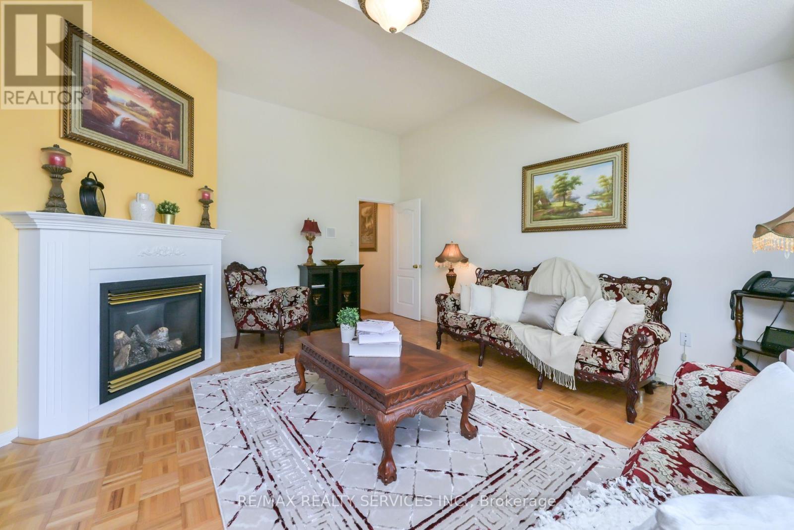 Photo 9 of 48 Albright Road, Brampton ON