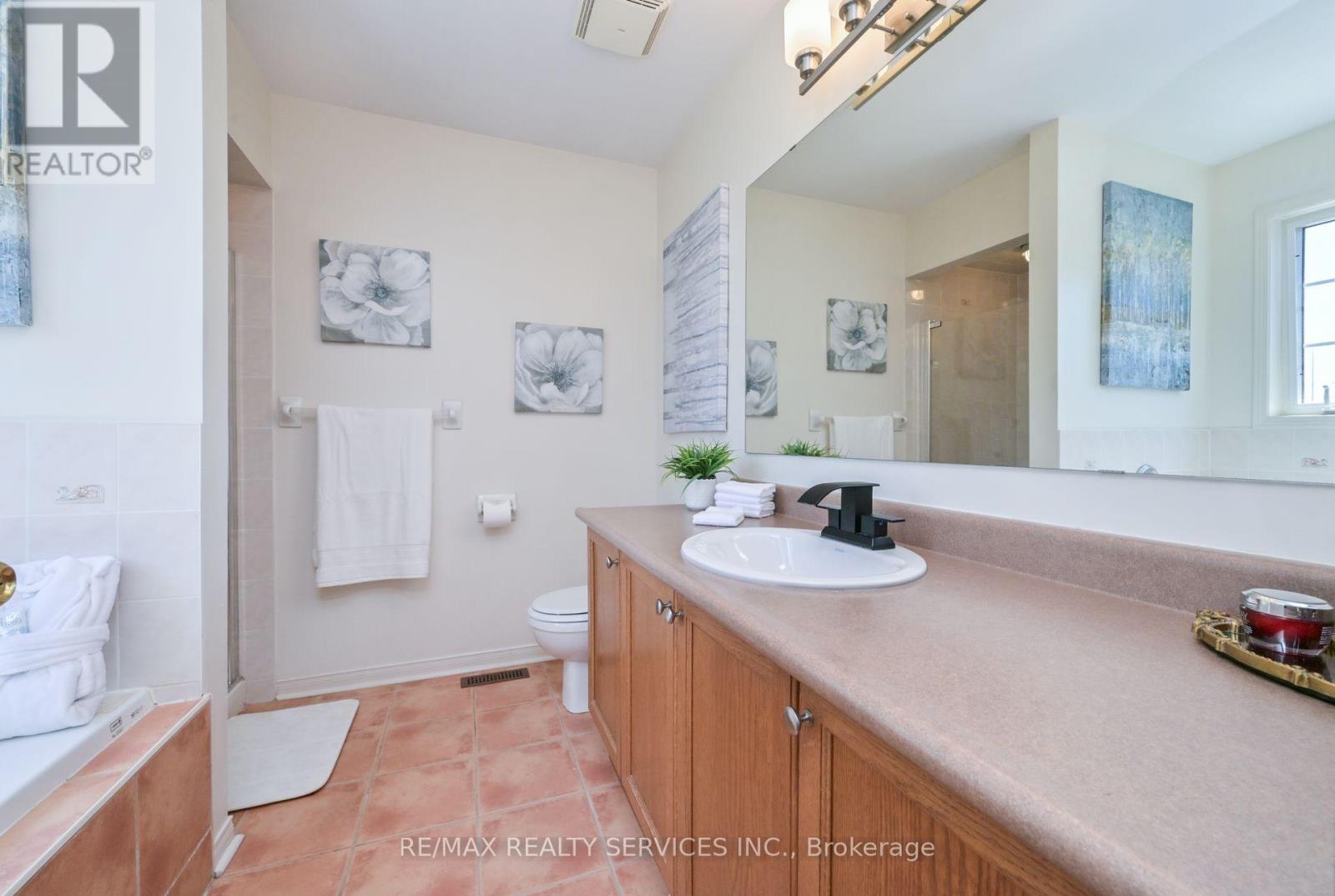 Photo 31 of 48 Albright Road, Brampton ON