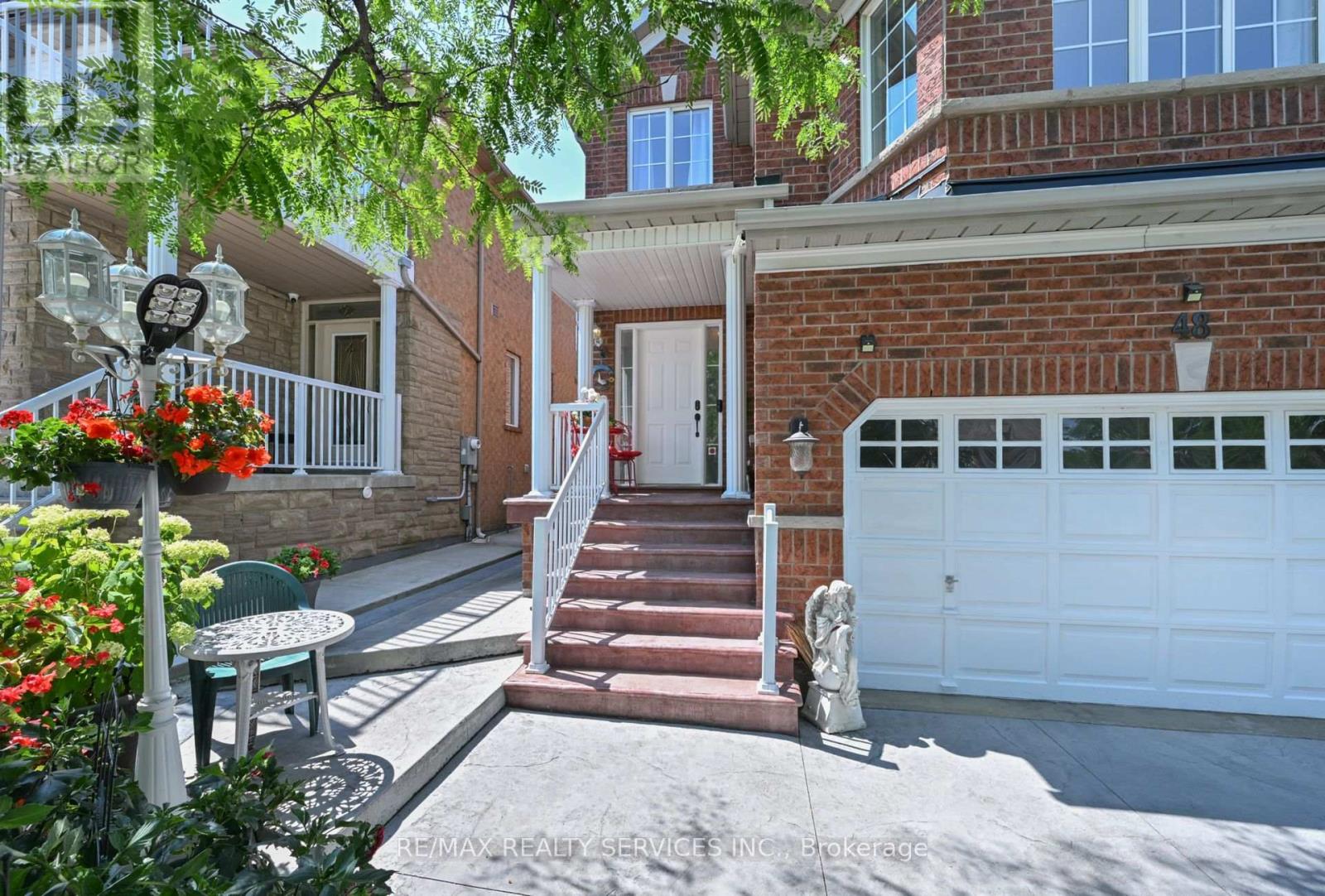 Photo 7 of 48 Albright Road, Brampton ON