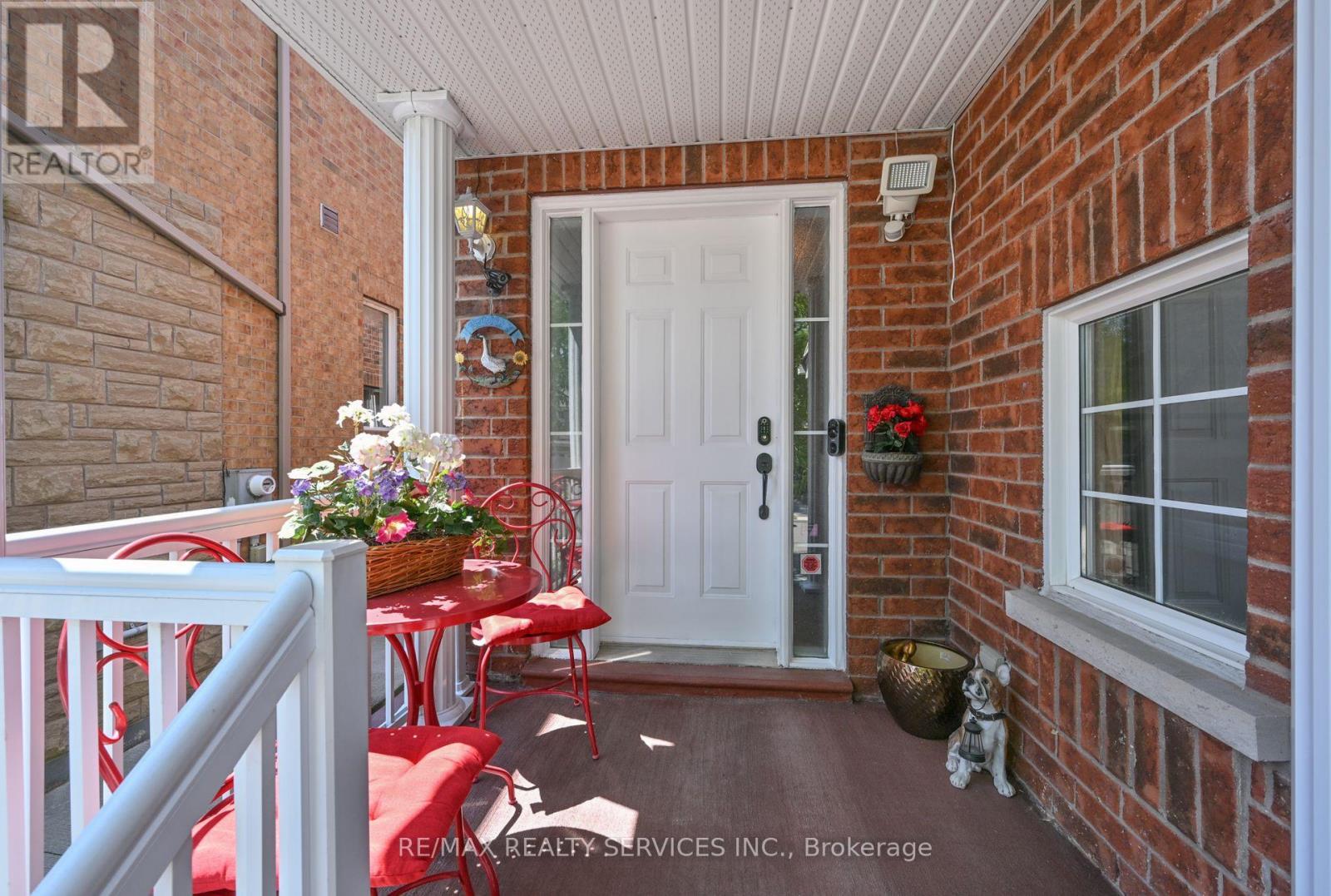 Photo 4 of 48 Albright Road, Brampton ON