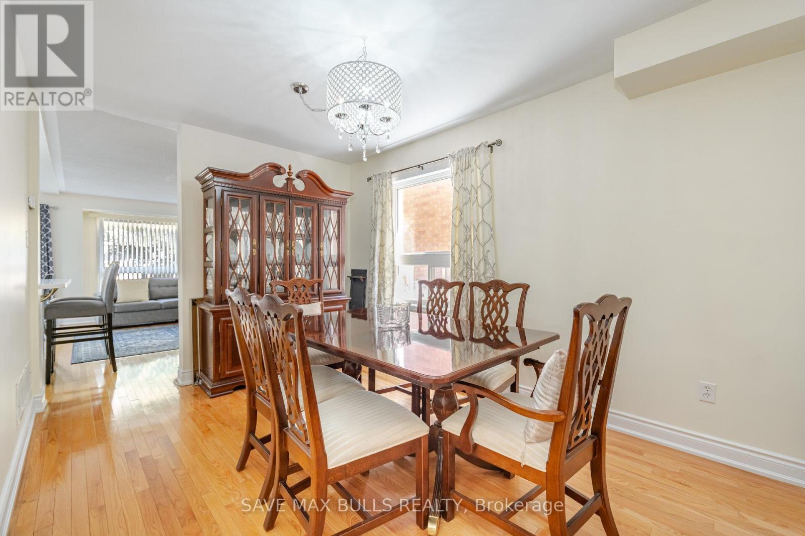 Photo 10 of 60 Vintage Gate, Brampton ON