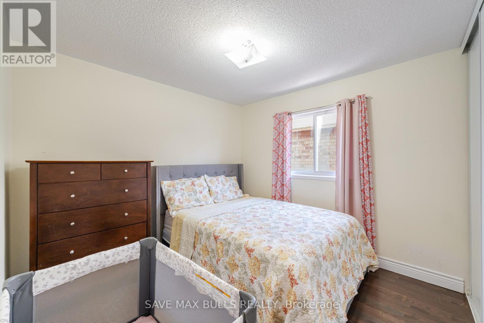 Photo 40 of 60 Vintage Gate, Brampton ON