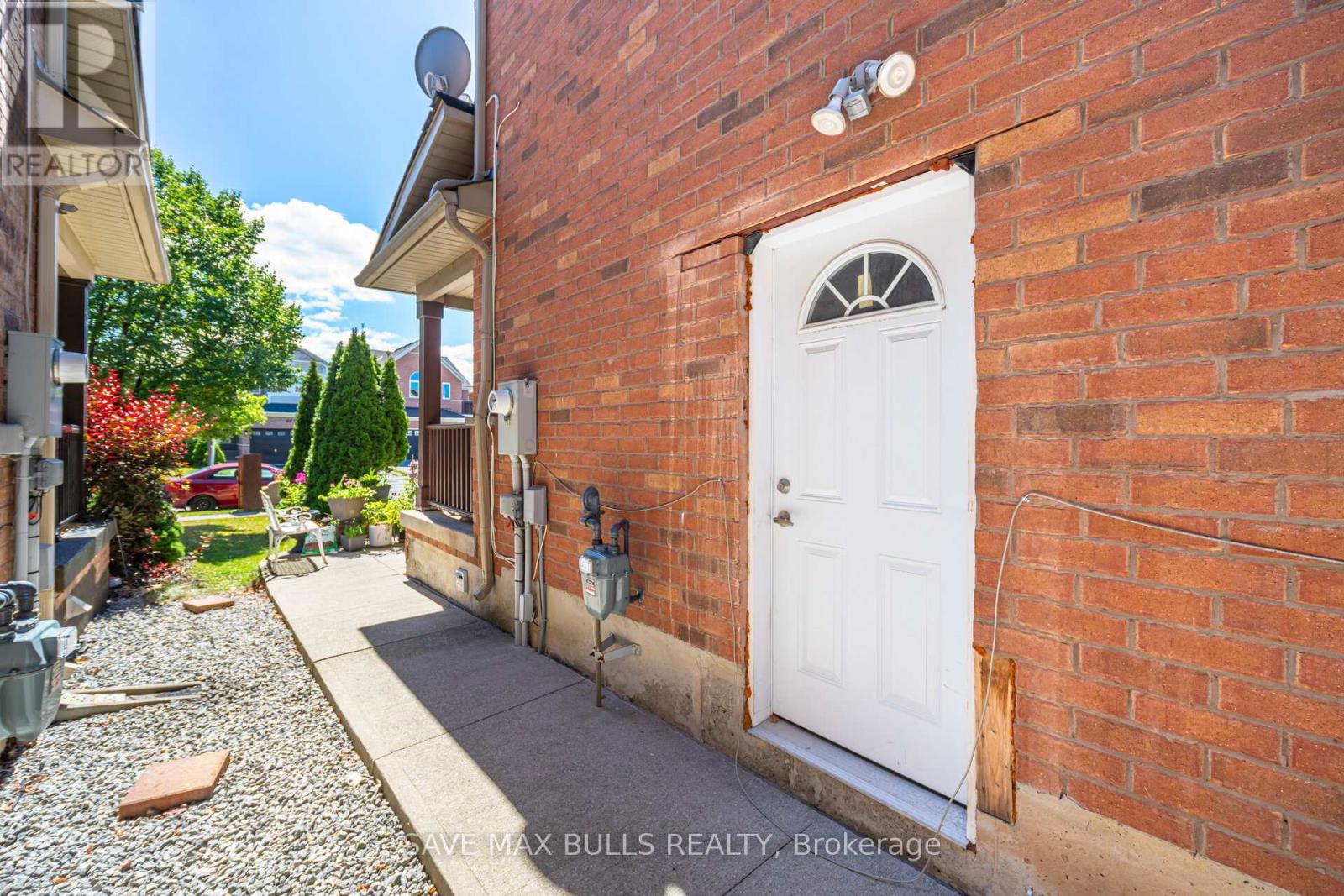 Photo 17 of 60 Vintage Gate, Brampton ON