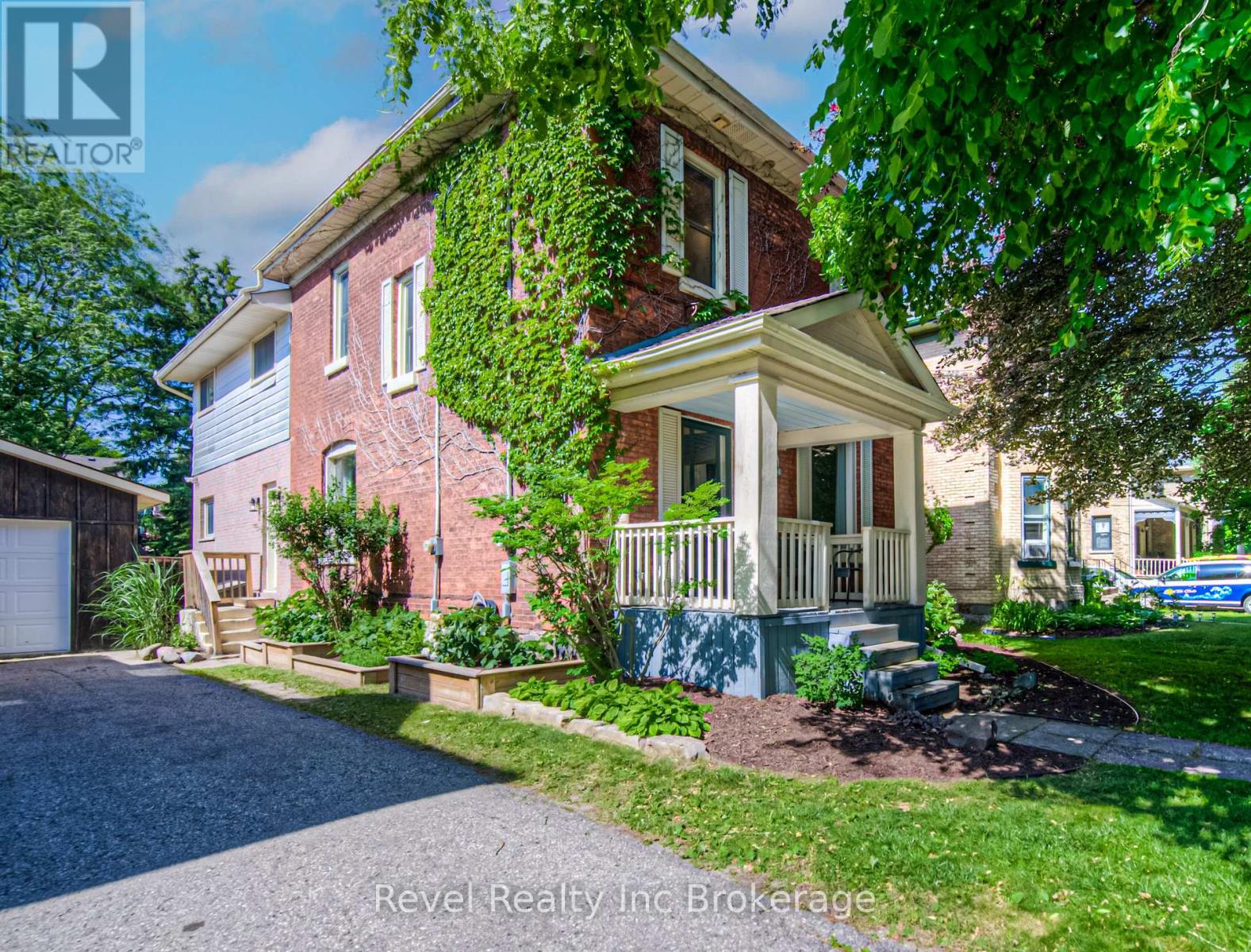 Photo 1 of 509 Canterbury Street, Woodstock ON