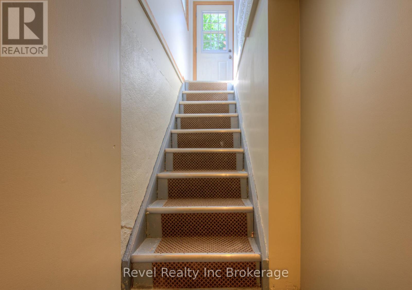 Photo 32 of 509 Canterbury Street, Woodstock ON