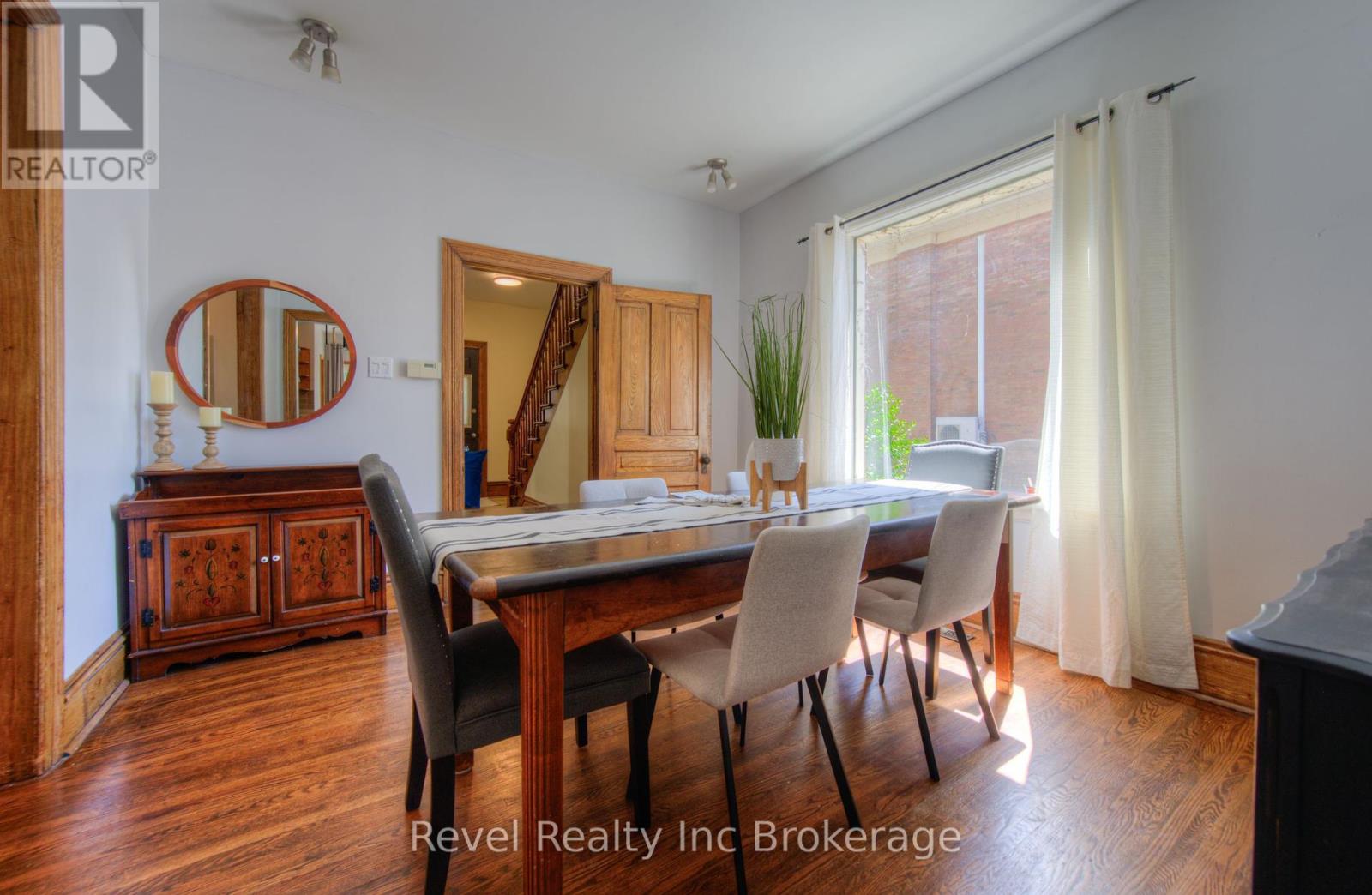 Photo 9 of 509 Canterbury Street, Woodstock ON