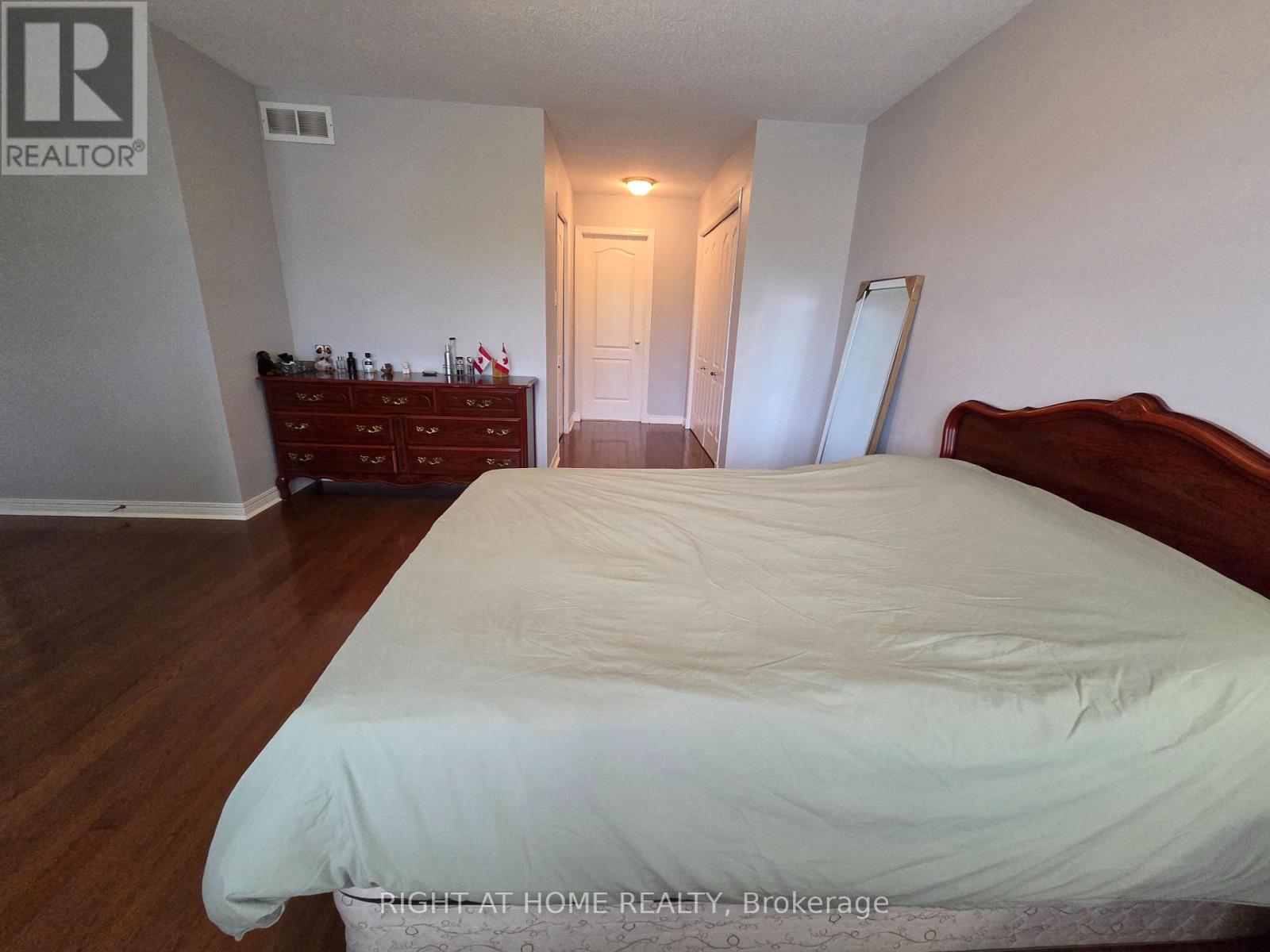 Photo 2 of 96 Maple Stand Way, Ottawa ON