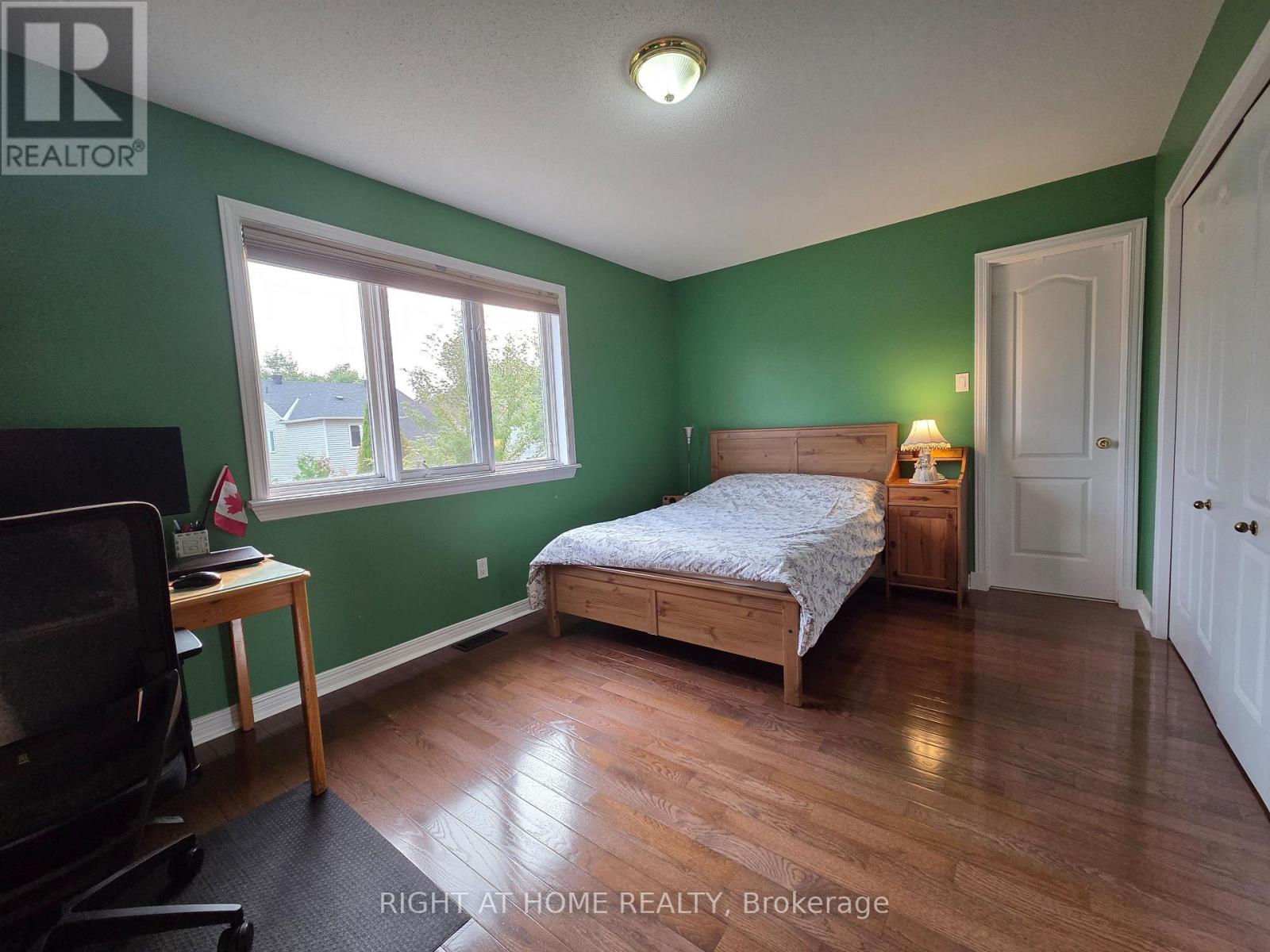 Photo 4 of 96 Maple Stand Way, Ottawa ON