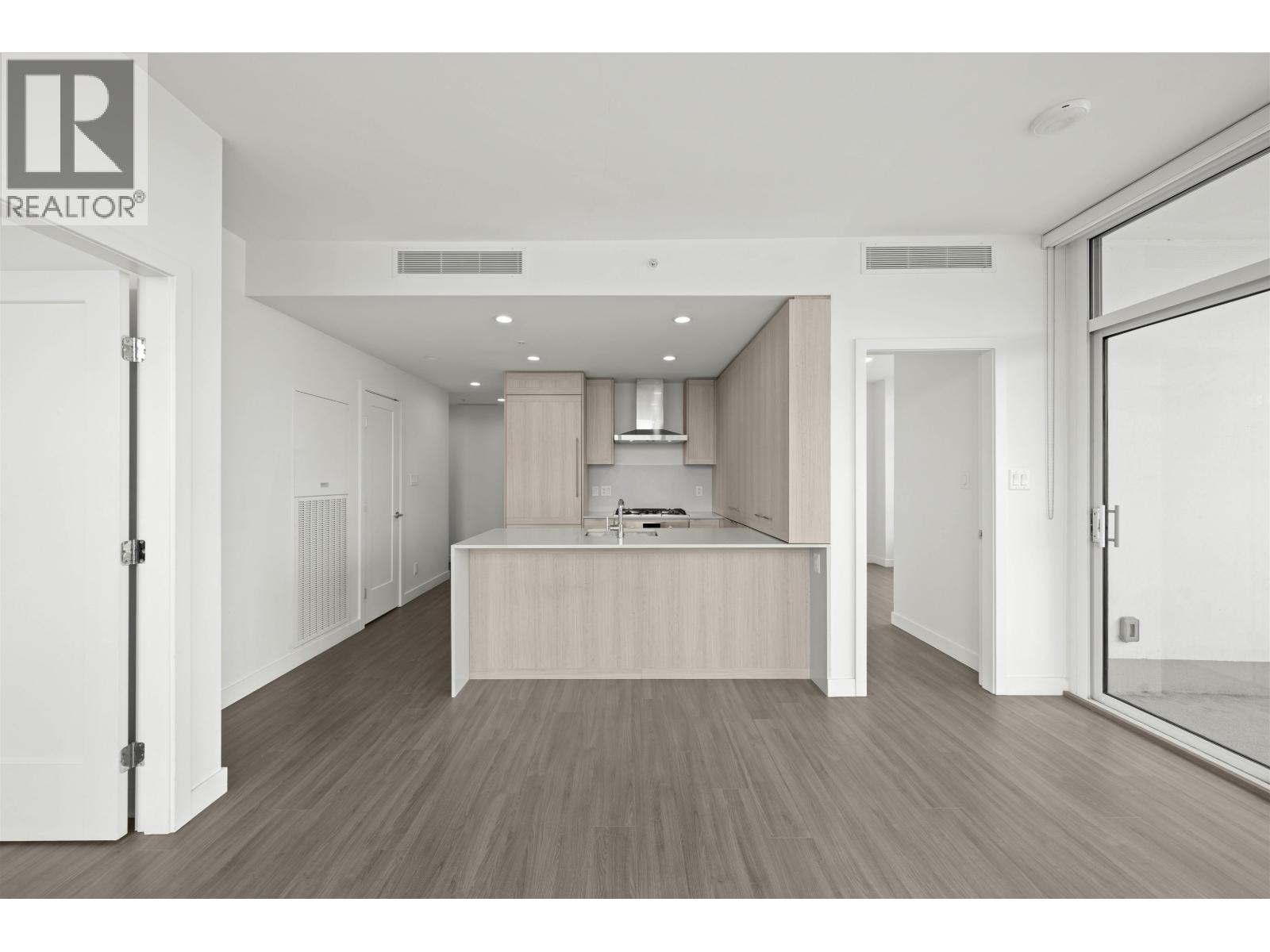 Photo 5 of 2807 2311 Beta Avenue, Burnaby BC