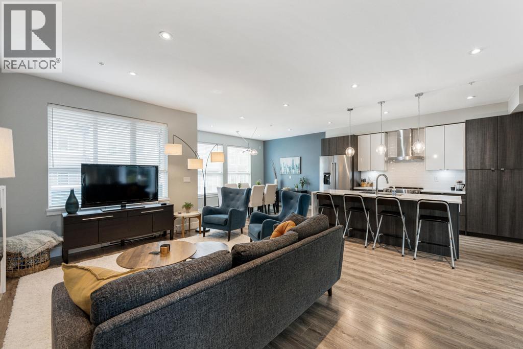 Photo 7 of 16 24086 104 Avenue, Maple Ridge BC