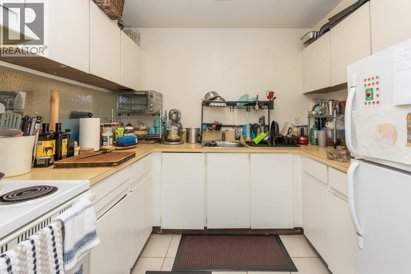 #201-8040 COLONIAL Drive, Richmond