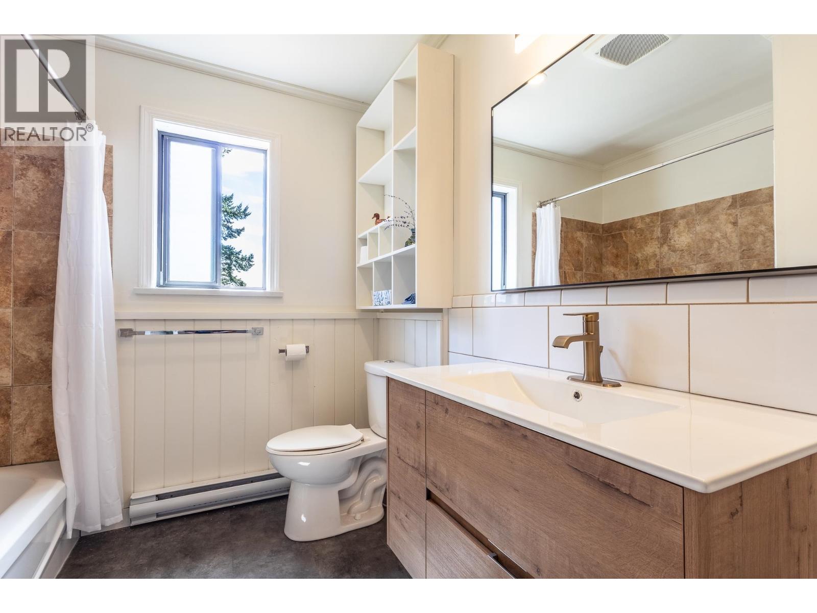 Photo 21 of 801 Reed Road, Gibsons BC
