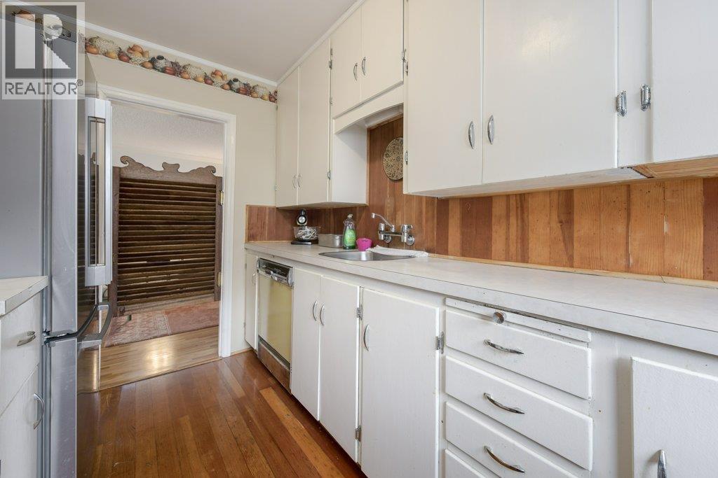 Photo 13 of 125 E 48th Avenue, Vancouver BC