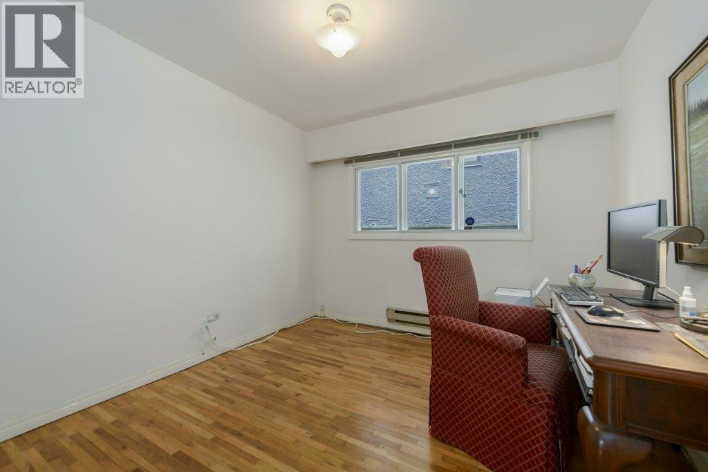 Photo 16 of 125 E 48th Avenue, Vancouver BC