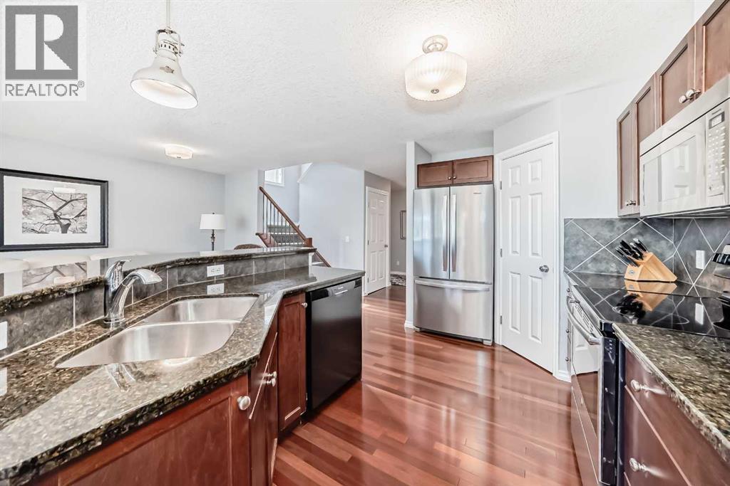 Single Family House for Sale in  Royal Crest View NW Royal Oak Calgary 