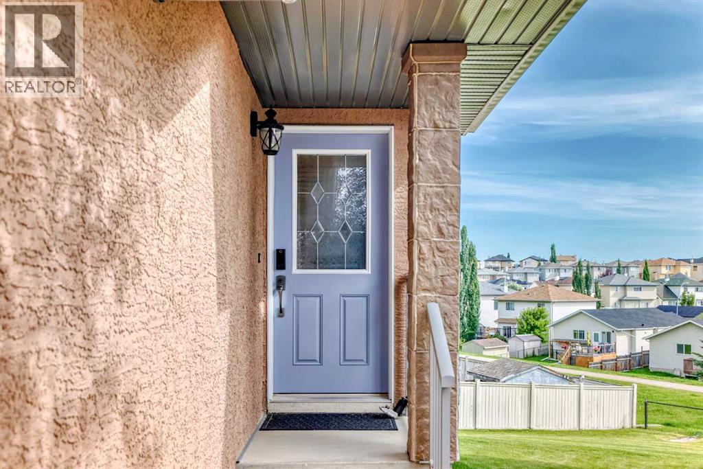 Single Family House for Sale in  Royal Crest View NW Royal Oak Calgary 