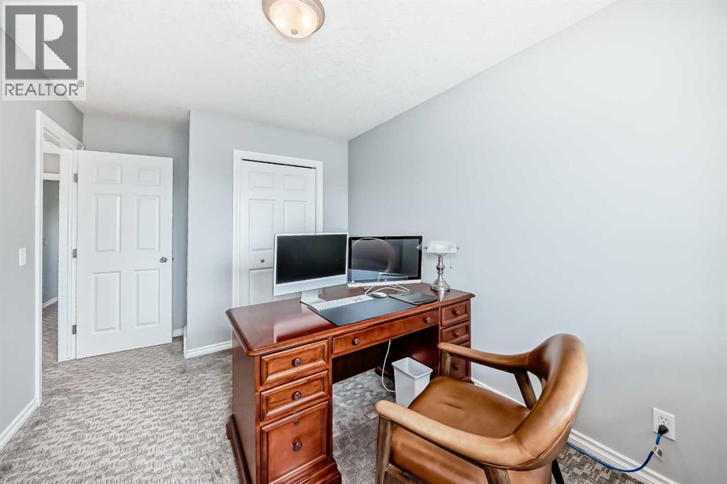 97 Royal Crest View NW, Calgary, Alberta