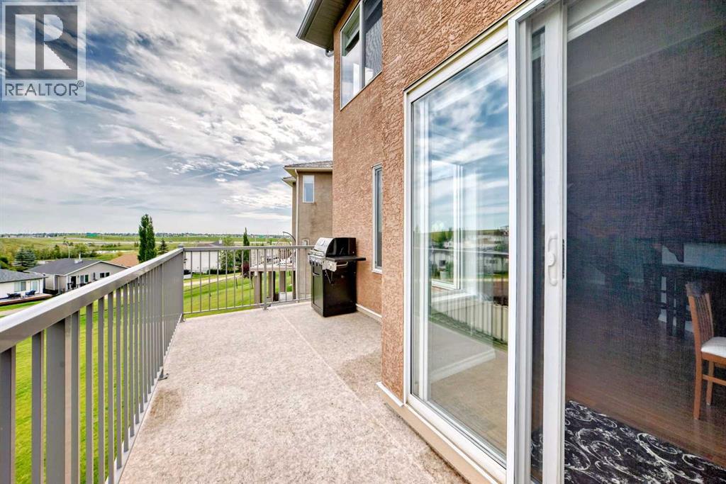 Single Family House for Sale in  Royal Crest View NW Royal Oak Calgary 