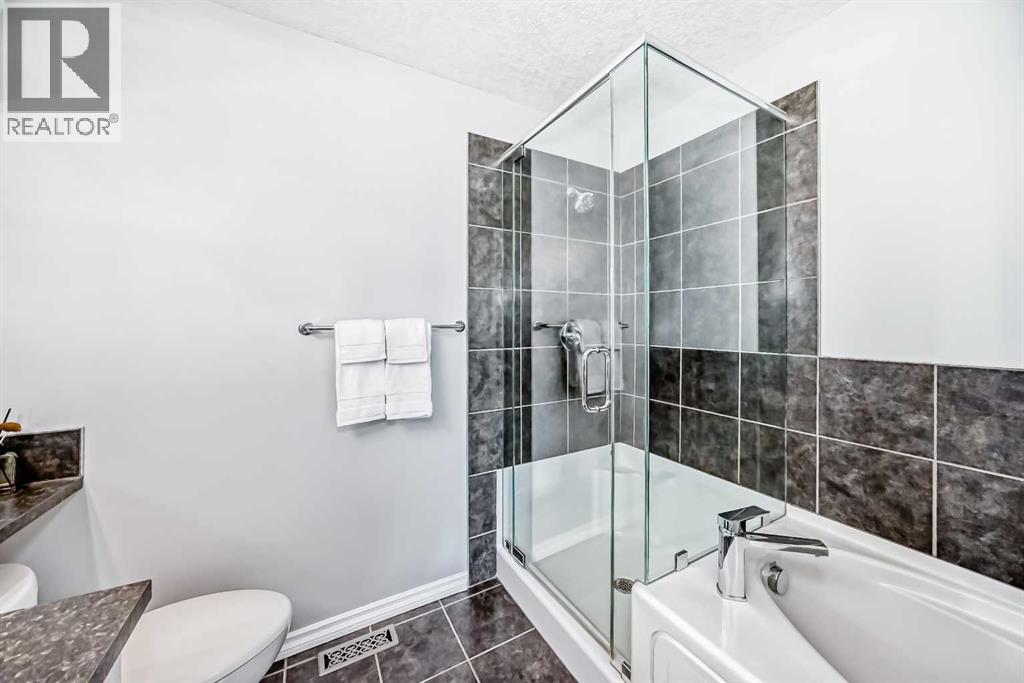 Single Family House for Sale in  Royal Crest View NW Royal Oak Calgary 