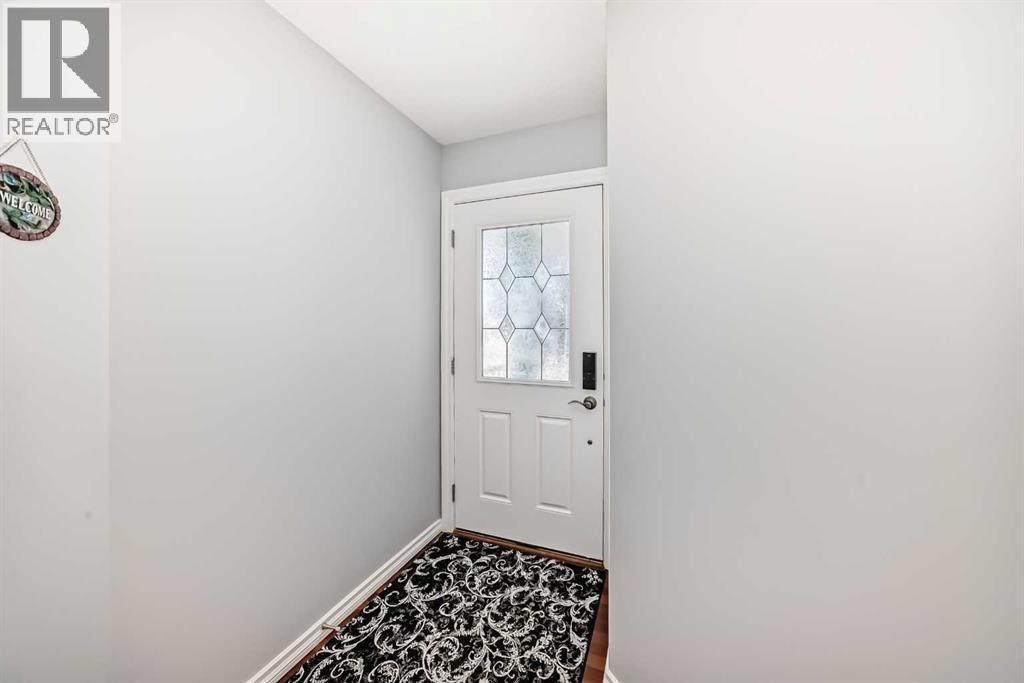 Single Family House for Sale in  Royal Crest View NW Royal Oak Calgary 